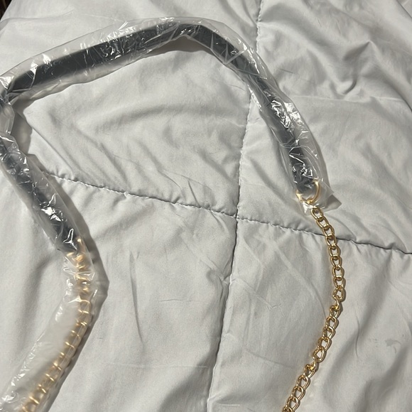 Ulu Black and White Crossbody Bag with Gold Chain - Picture 6 of 6